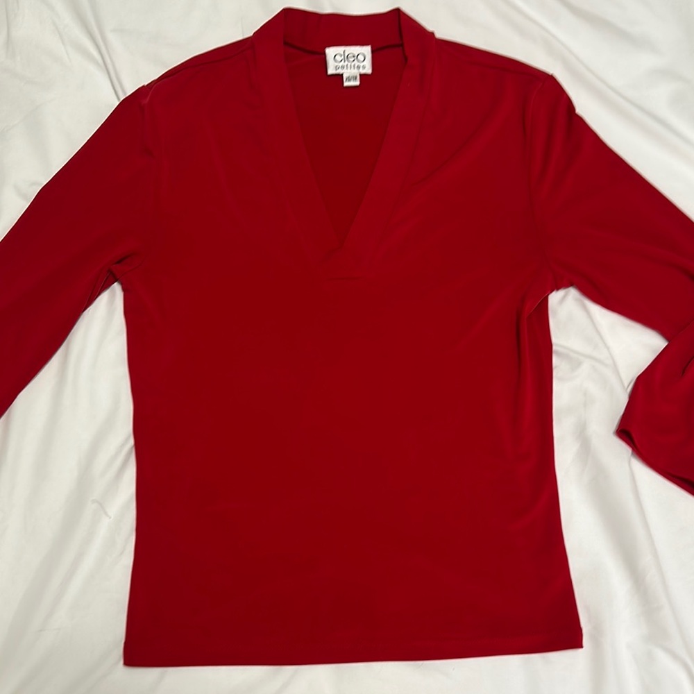 3/$10Cleo petites red v neck top xs